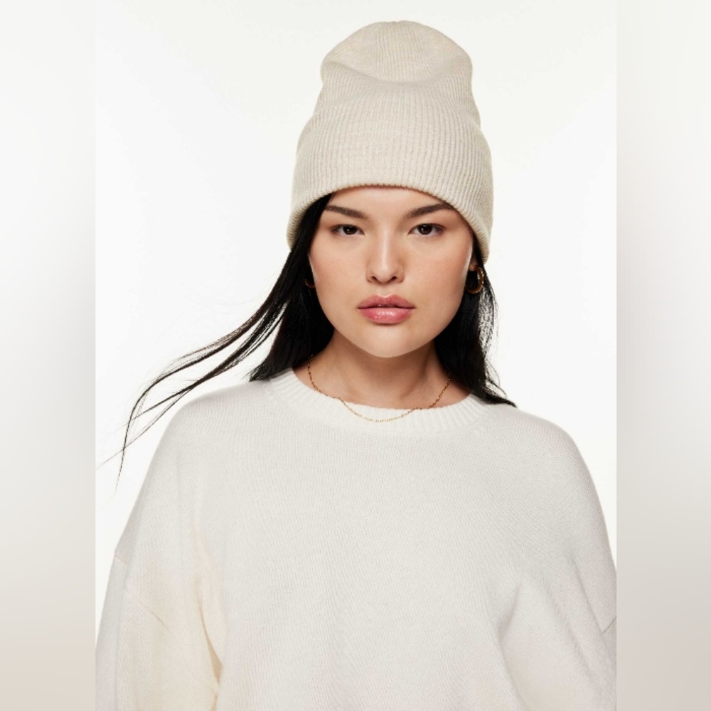 SUNDAY BEST Slopes Beanie Knit Hat